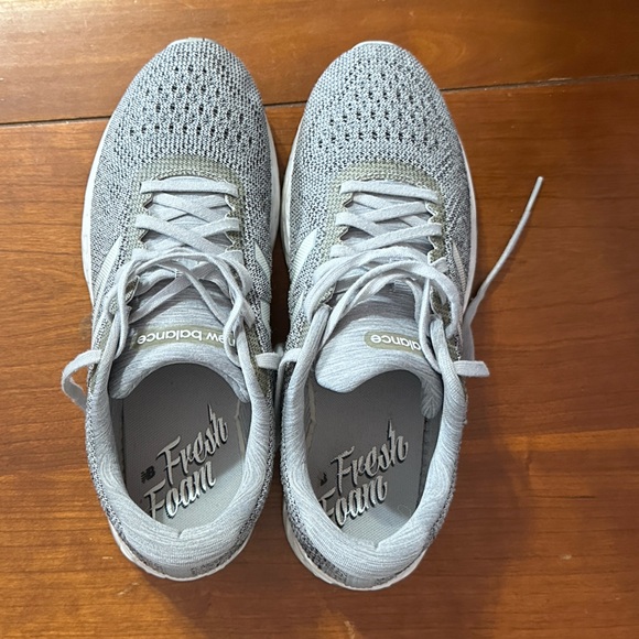 New Balance Fresh Foam Arishi Gray & White Running Shoes Size 8.5 - Picture 5 of 8